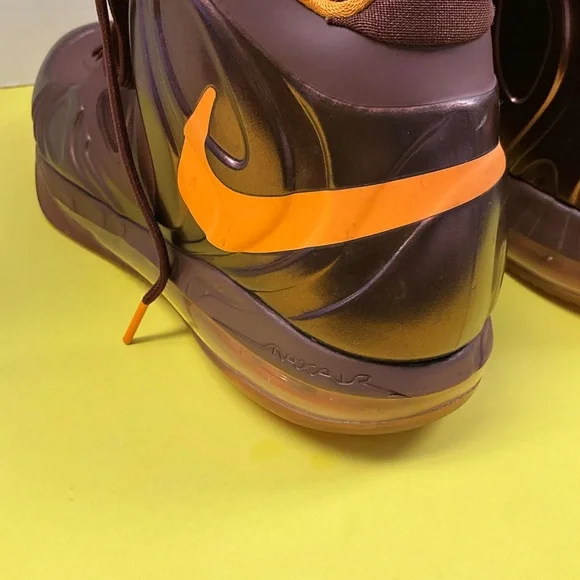 Nike Men's Maroon and Orange High-Top Basketball Shoes - Picture 5 of 16